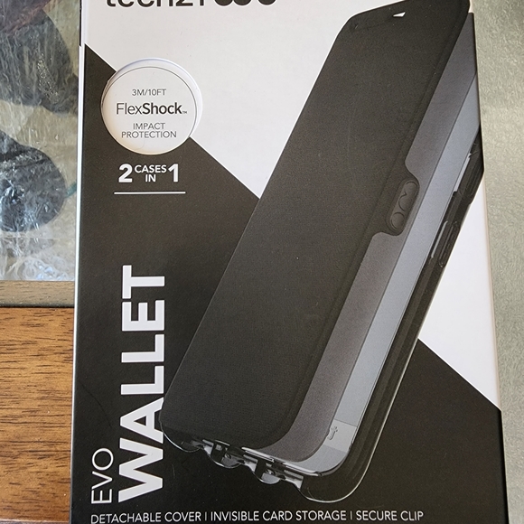 Tech 21 Galaxy S8 Cover - Picture 1 of 3